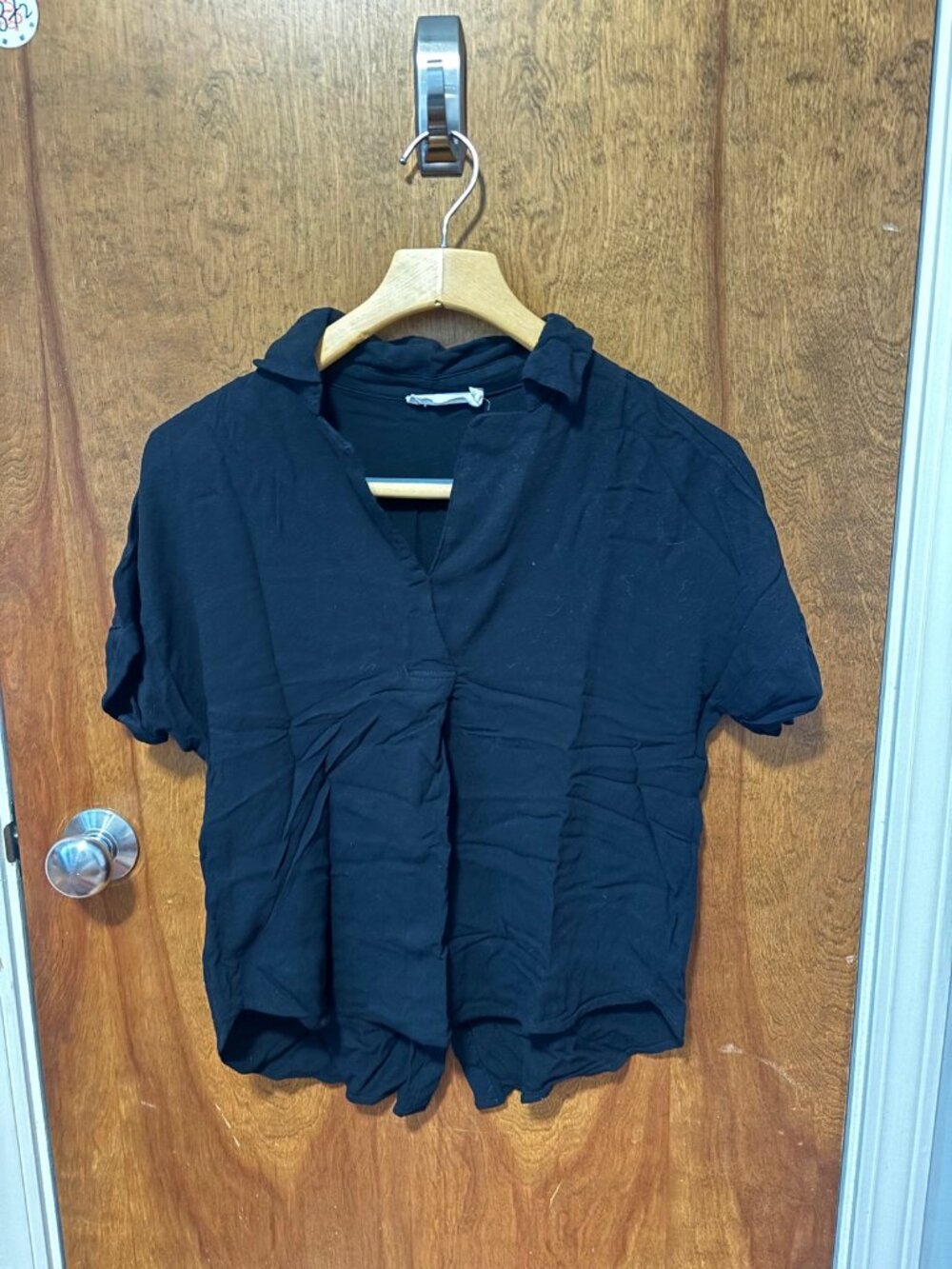 All in Favor Black Twist Front Blouse Short Sleeve S